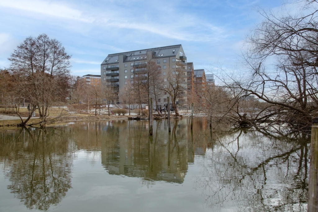 Frontläge mot vattnet och stor balkong i söderläge