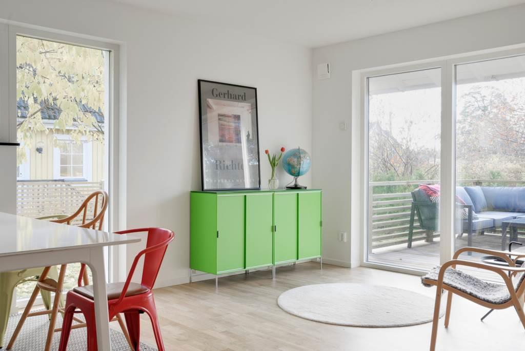 Nybyggd och mycket påkostad villa i önskeläge!