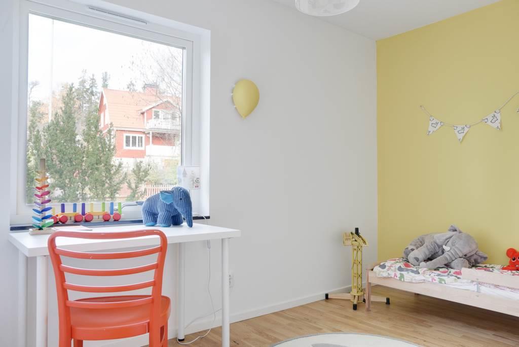 Nybyggd och mycket påkostad villa i önskeläge!