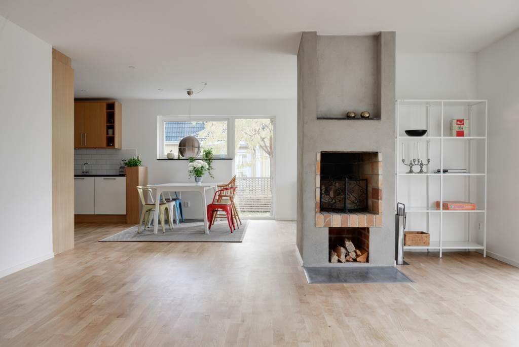 Nybyggd och mycket påkostad villa i önskeläge!