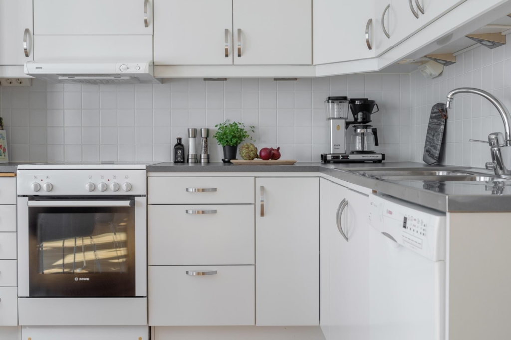 Stor, ljus 2:a med stor balkong