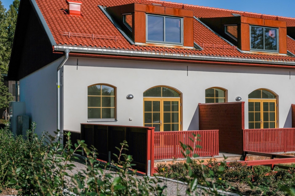 Magnifikt Brf radhus i 1700-talsmiljö!