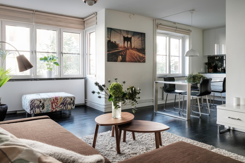 VÄNLIGEN KONTAKTA ANSVARIG MÄKLARE FÖR VISNING