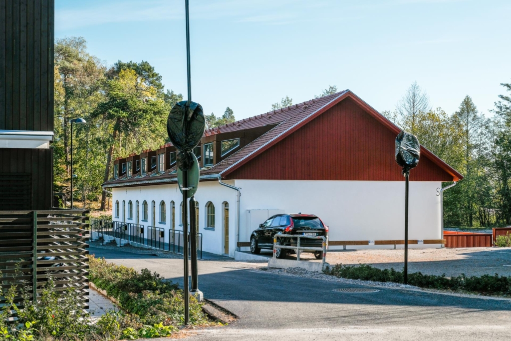 Magnifikt Brf radhus i 1700-talsmiljö!