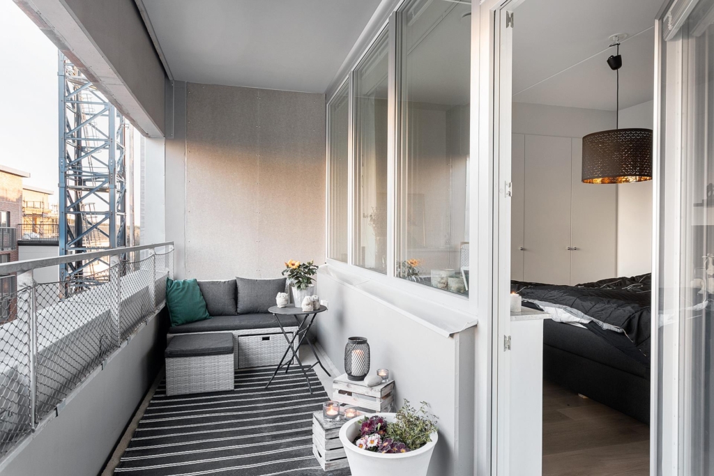 Utsökt hem i nyskick, med viss sjöutsikt i alla rum