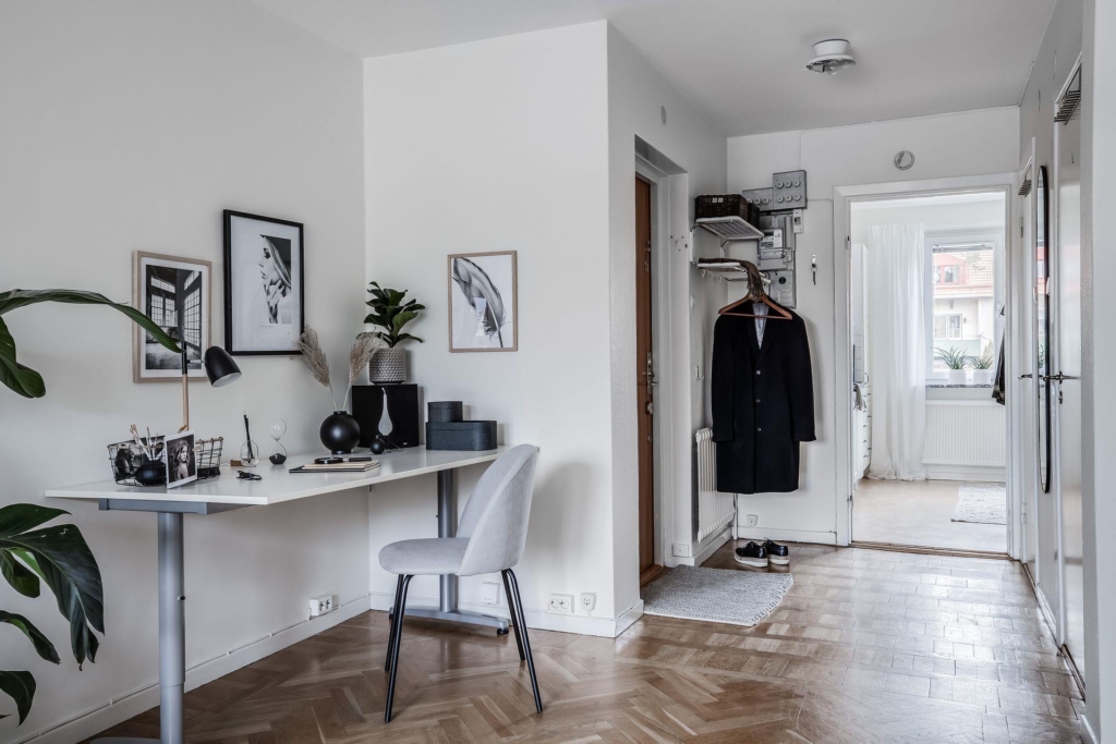 1:a möjlig 2:a med balkong, låg avgift och toppenläge!