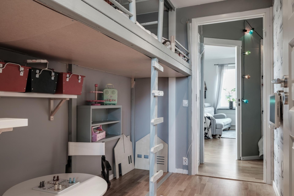 Välplanerad 2,5:a med balkong och närhet till naturen.