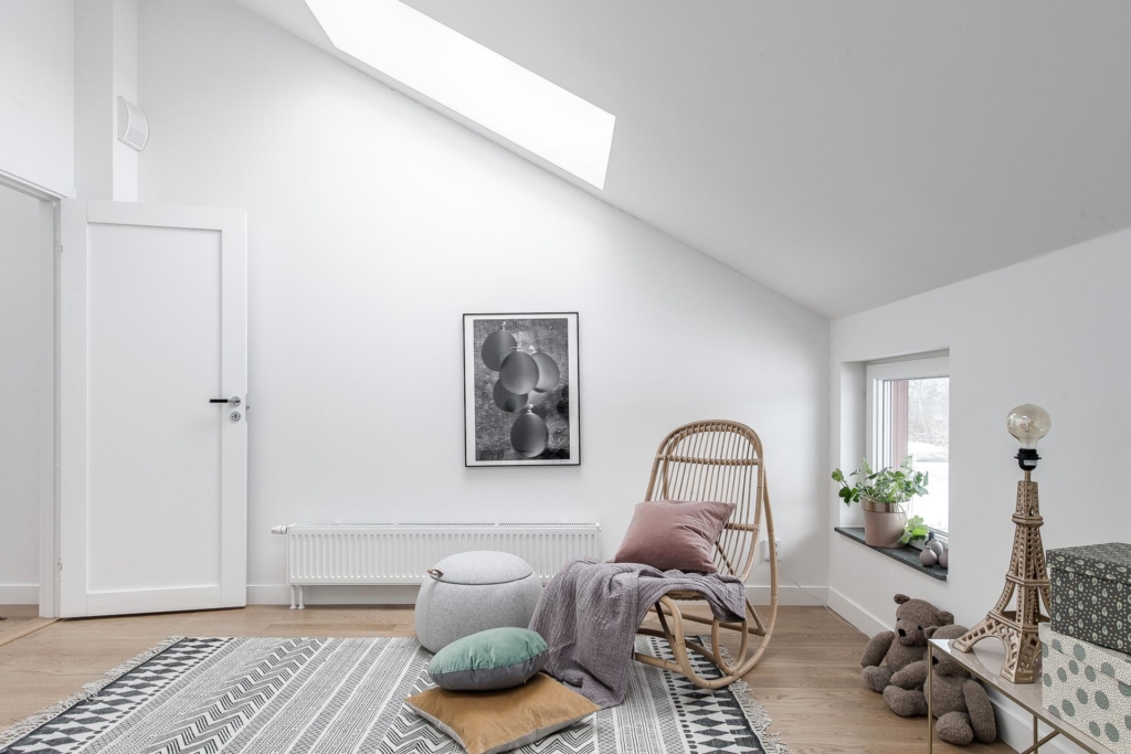 Nybyggd 3:a, möjlig 4:a, med härlig takhöjd och fantastiskt läge nära natur!