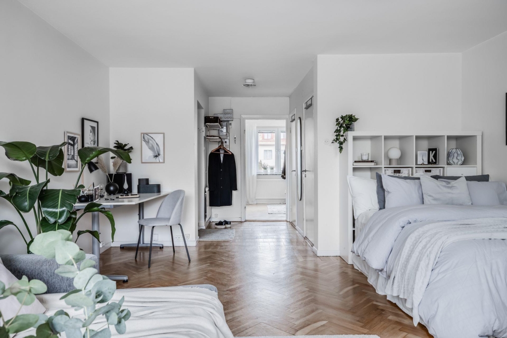 1:a möjlig 2:a med balkong, låg avgift och toppenläge!