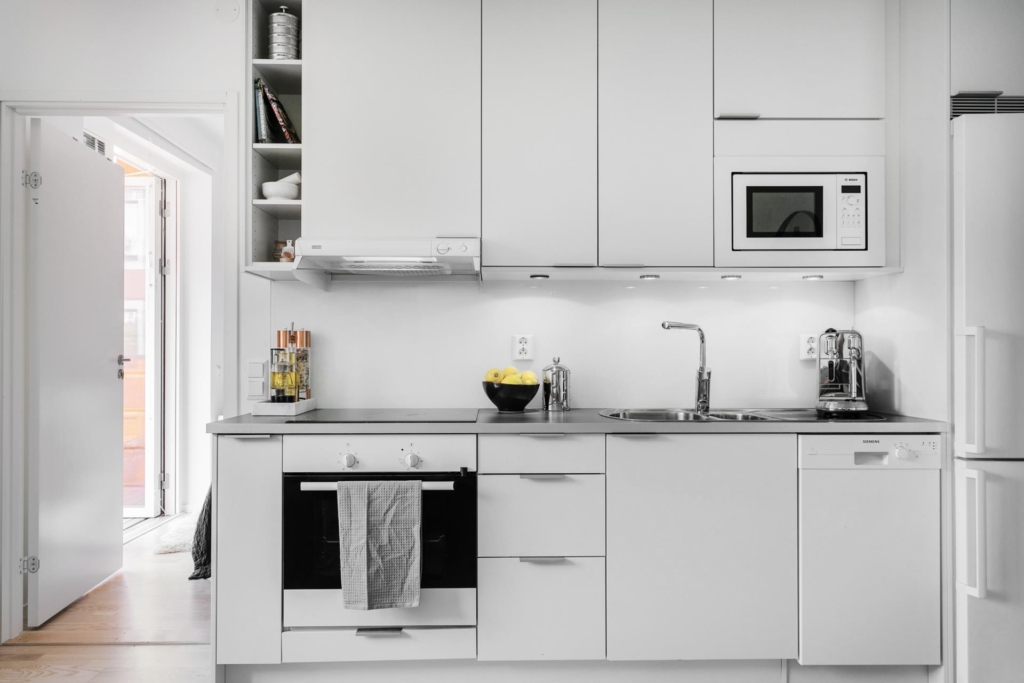 Välplanerad 2:a med balkong och naturnära läge.