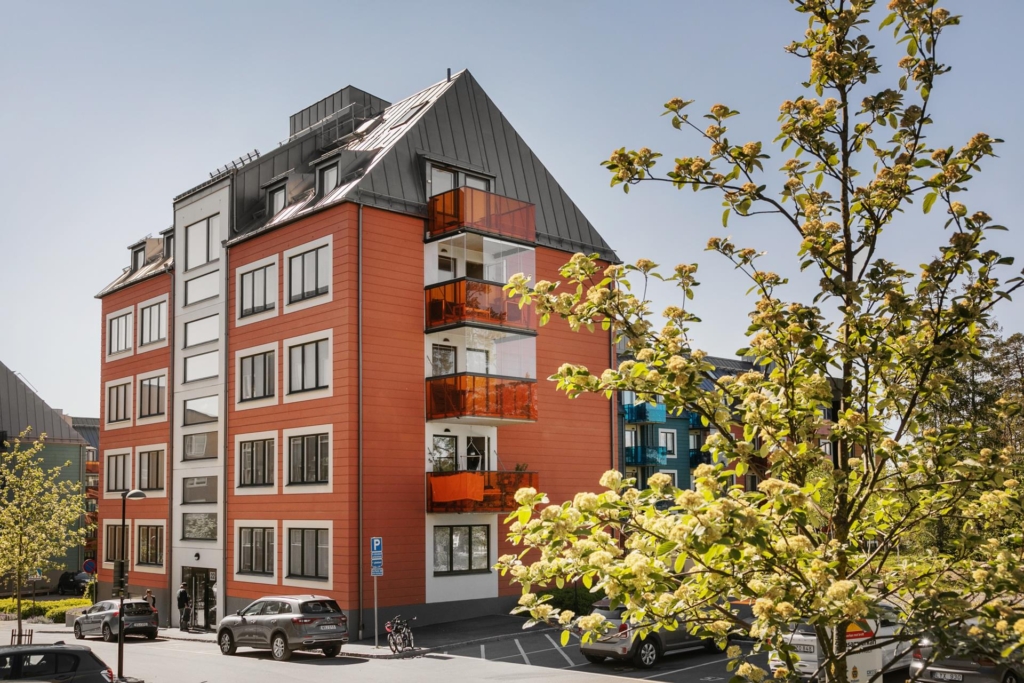 Välplanerad 2:a med balkong och naturnära läge.