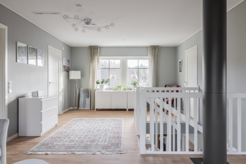 Välkommen till detta fina Götenehus i trevliga Törnskogen !