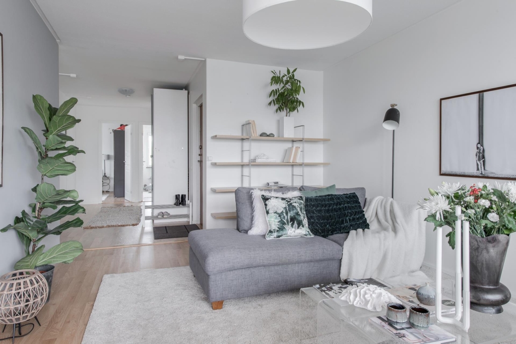 3:a i bra skick, med fin utsikt i trevliga Helenelund.