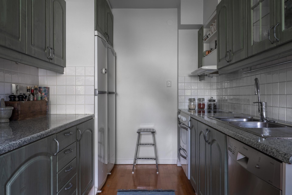 Radhus 4 rum och fin trädgård med blommor och bär!