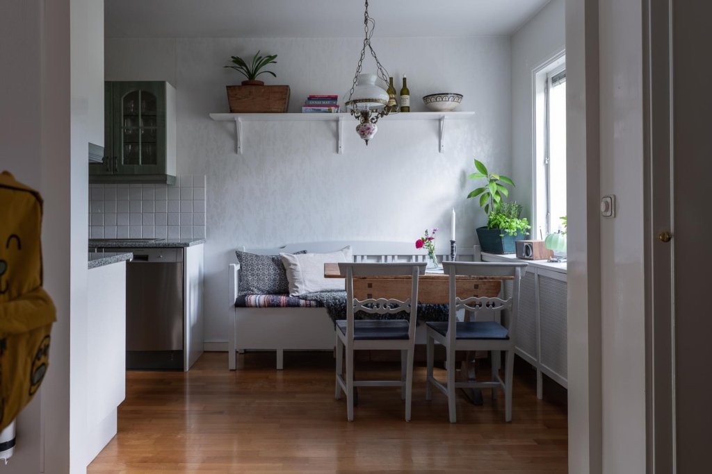 Radhus 4 rum och fin trädgård med blommor och bär!