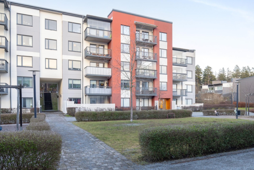 Välkommen till denna topplägenhet, 4 1/2  med bästa läge i Silverdal !