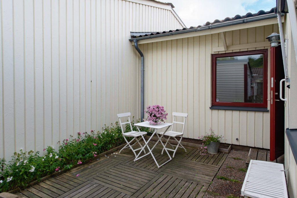 Nätt, mysigt radhus med 3-4 rum och 2 uteplatser!