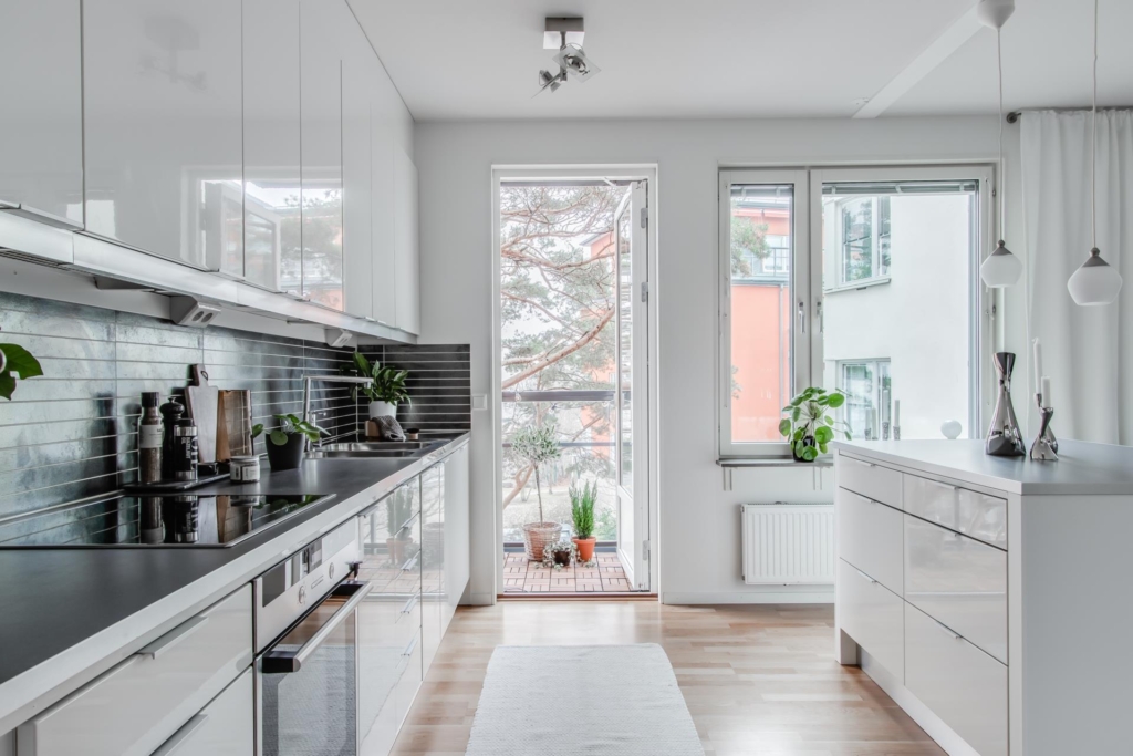 Välplanerad, rymlig 3:a, möjlig 4:a på 100 kvm  med två stora balkonger.