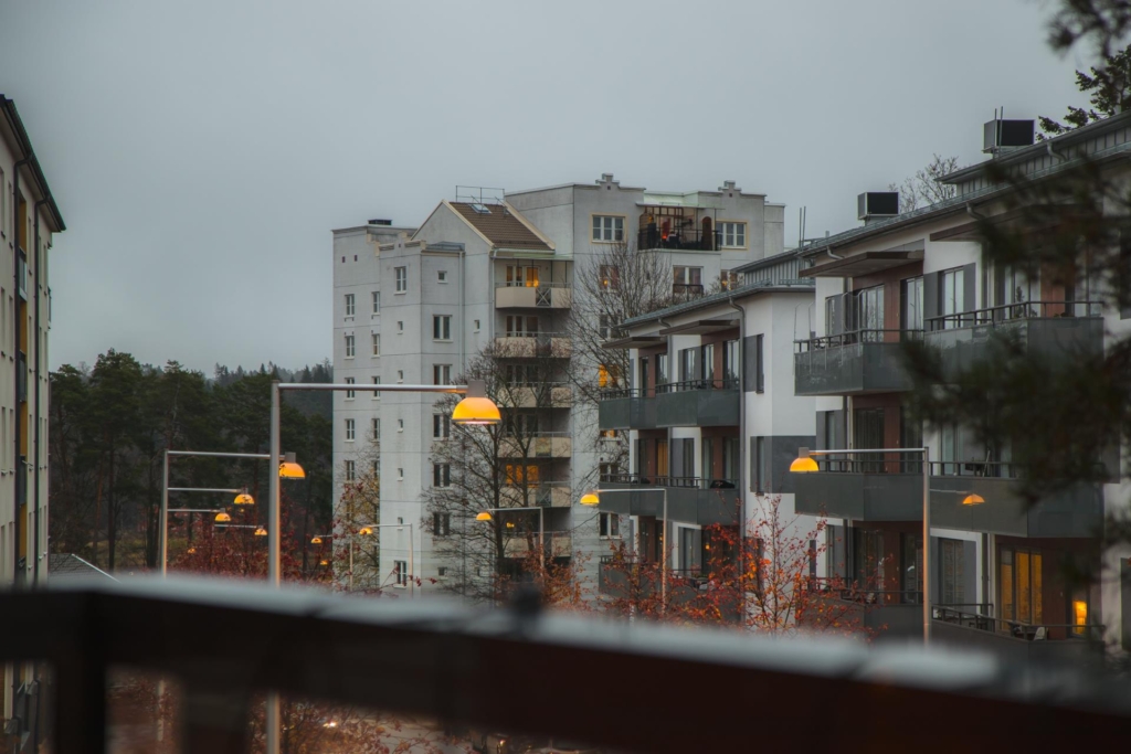 Välplanerad, rymlig 3:a, möjlig 4:a på 100 kvm  med två stora balkonger.