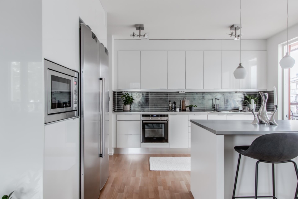 Välplanerad, rymlig 3:a, möjlig 4:a på 100 kvm  med två stora balkonger.