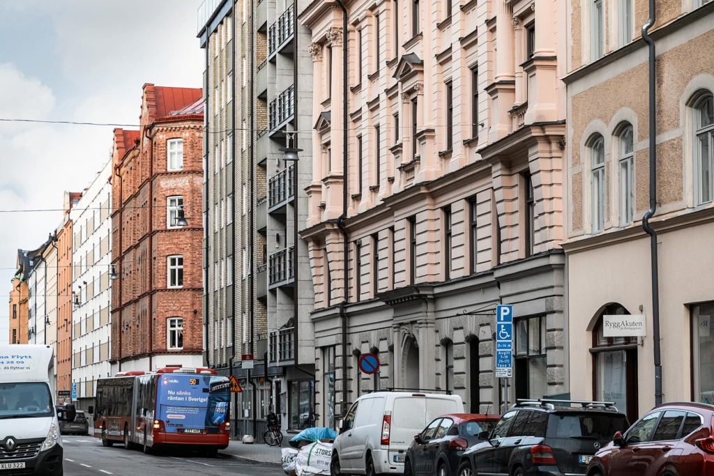 Ljust, elegant hem med härlig sekelskifteskaraktär.