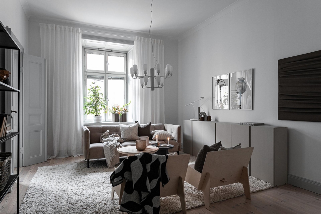 Ljust, elegant hem med härlig sekelskifteskaraktär.