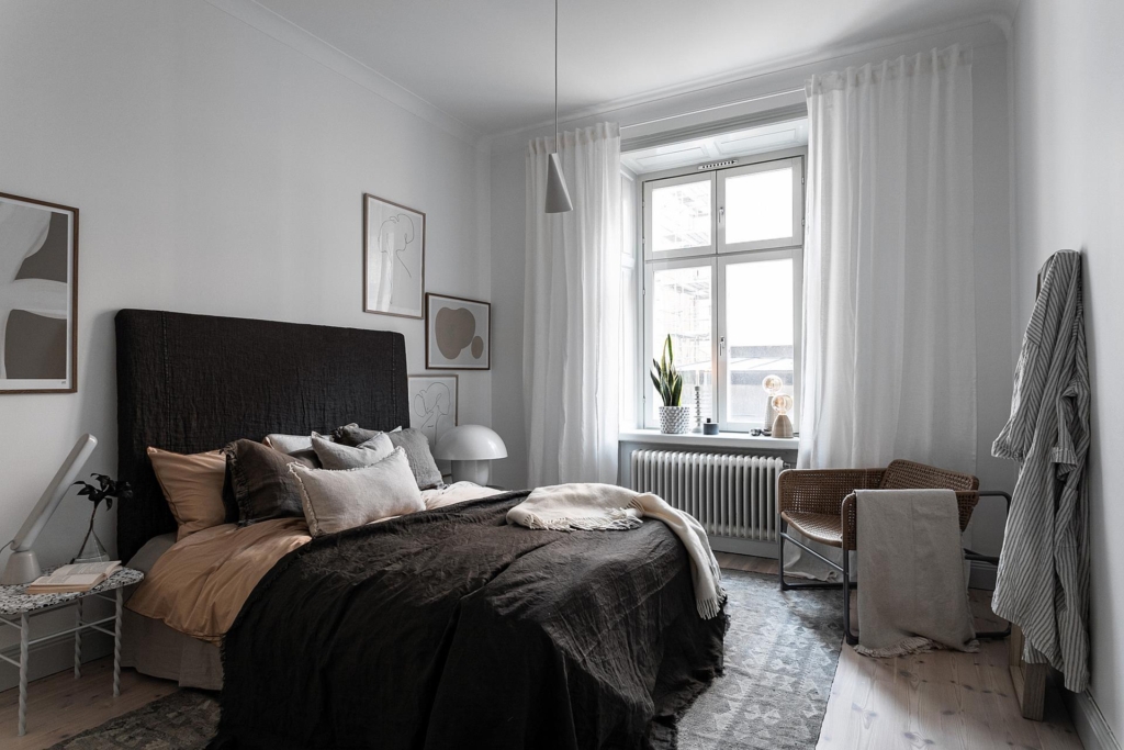 Ljust, elegant hem med härlig sekelskifteskaraktär.