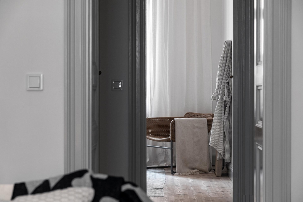 Ljust, elegant hem med härlig sekelskifteskaraktär.