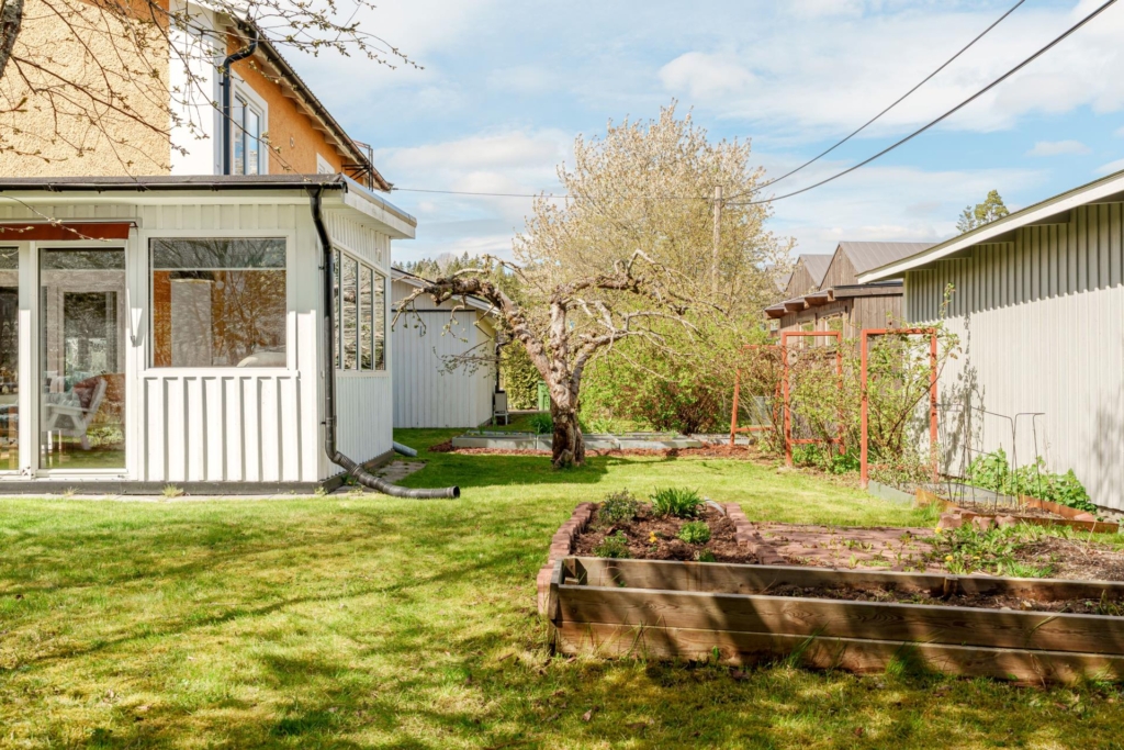 Underbar villa med dubbelgarage belägen på en fantastisk tomt