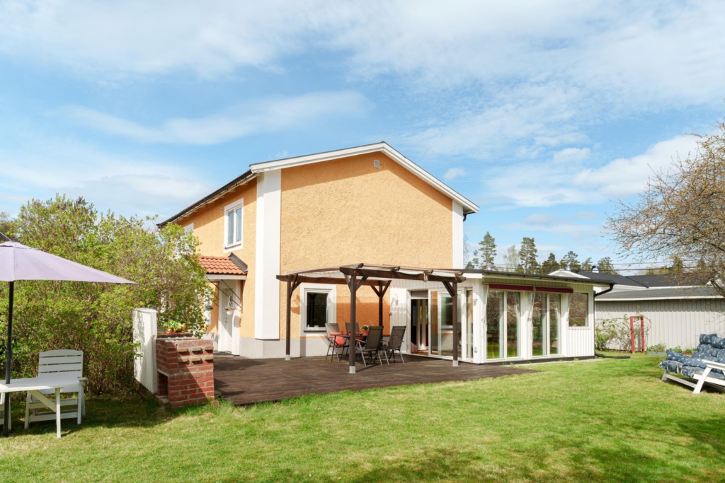 Underbar villa med dubbelgarage belägen på en fantastisk tomt