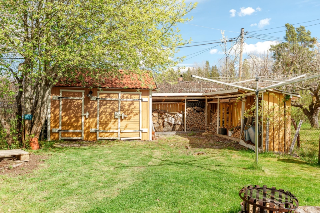 Underbar villa med dubbelgarage belägen på en fantastisk tomt