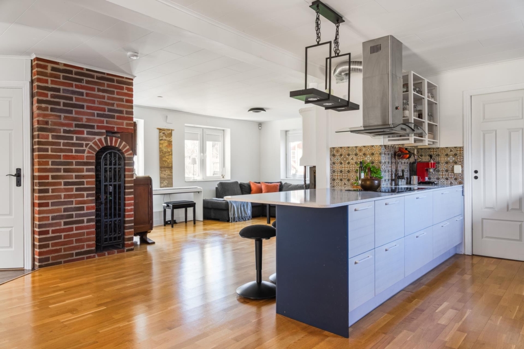 Underbar villa med dubbelgarage belägen på en fantastisk tomt