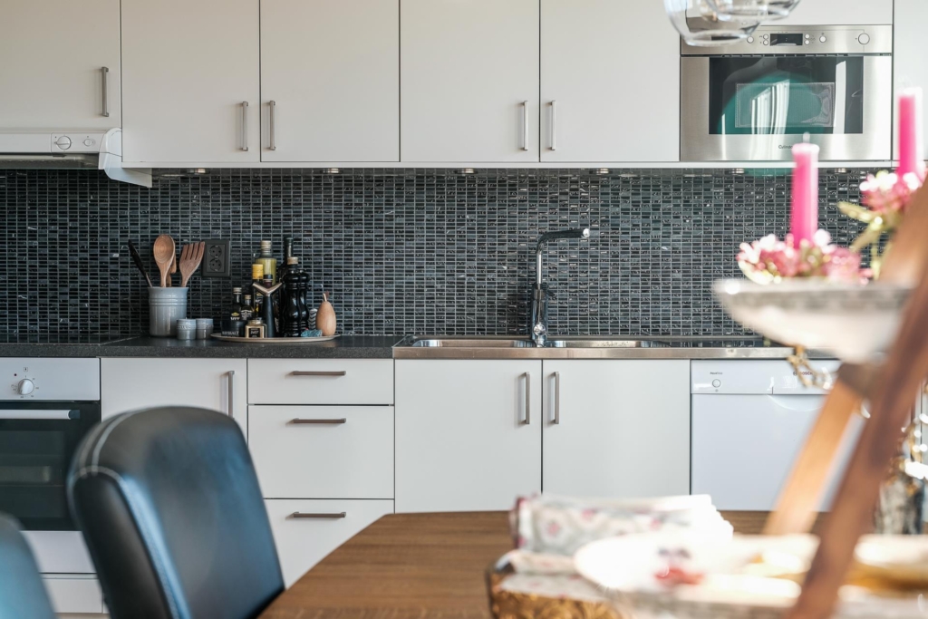 Härlig 4:a högt upp med 2 balkonger!