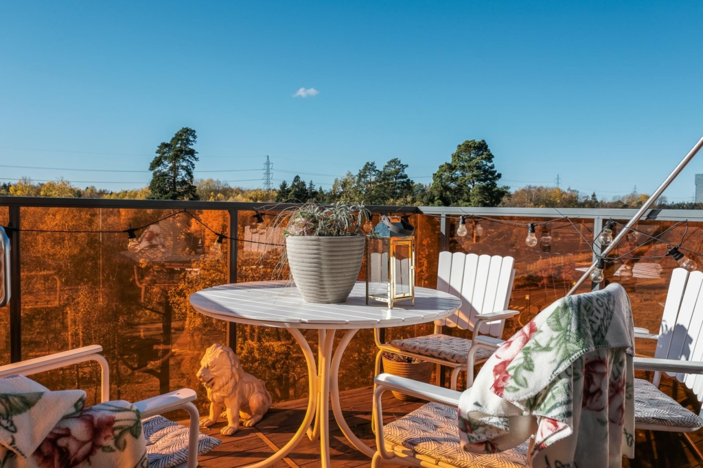 Härlig 4:a högt upp med 2 balkonger!