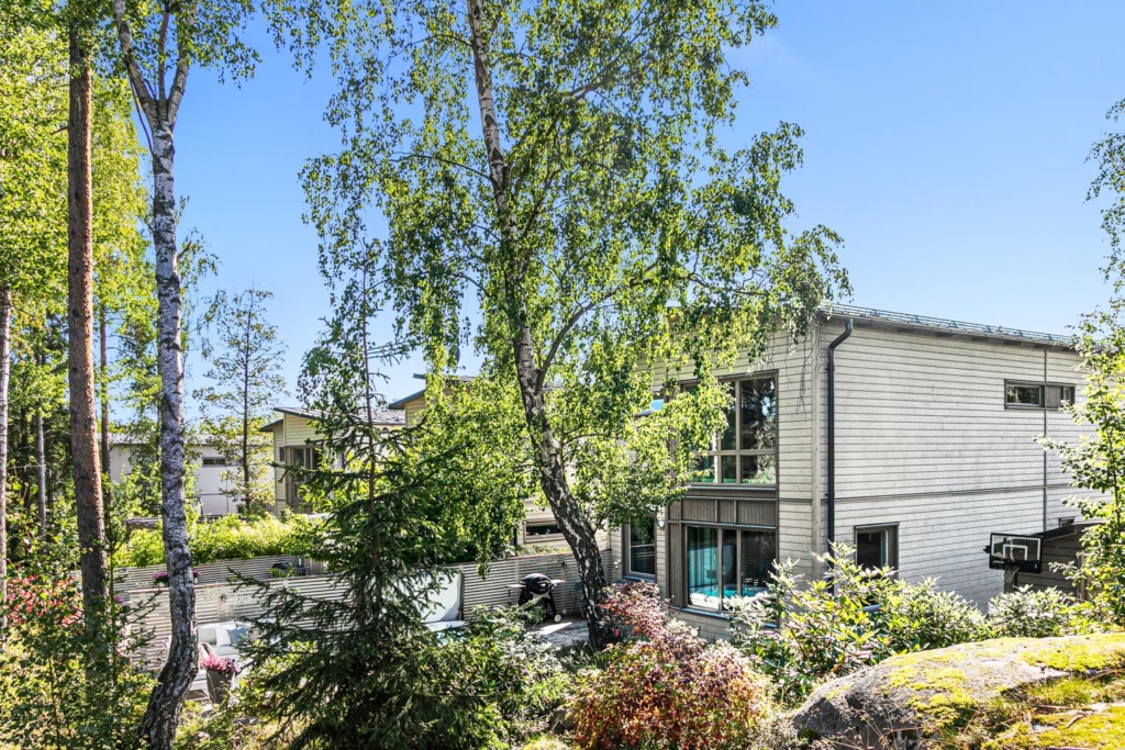 Premium-villa med gavelläge mot skogen!