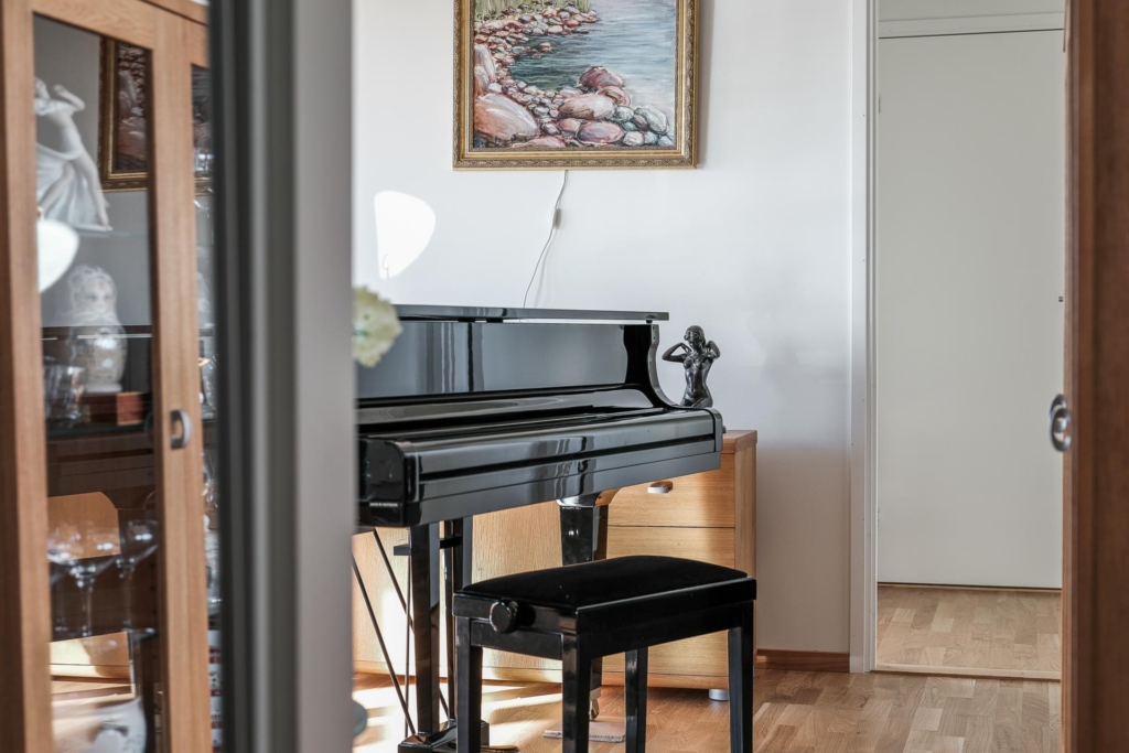 Härlig 4:a högt upp med 2 balkonger!