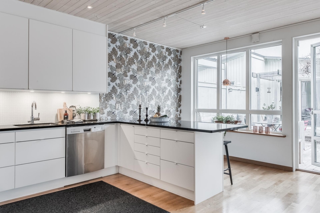 Läckert ”tornhus” med vinterbonat uterum!