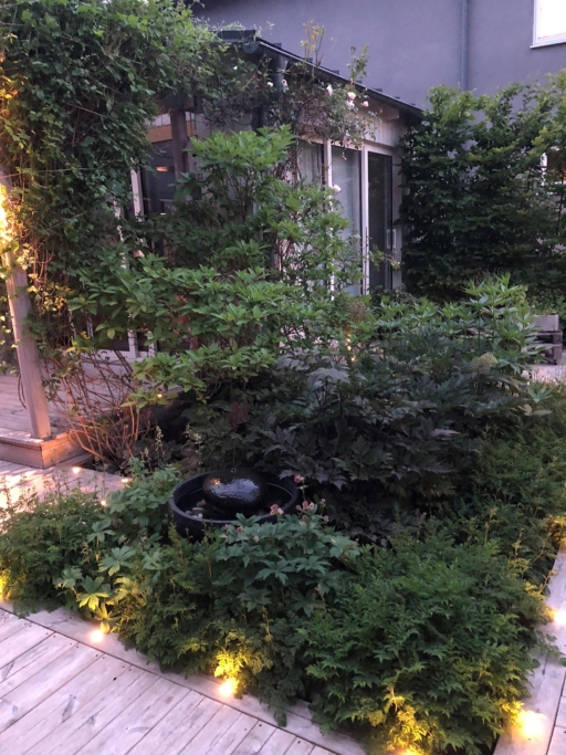 Läckert ”tornhus” med vinterbonat uterum!