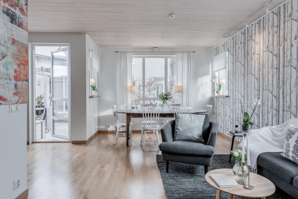 Läckert ”tornhus” med vinterbonat uterum!