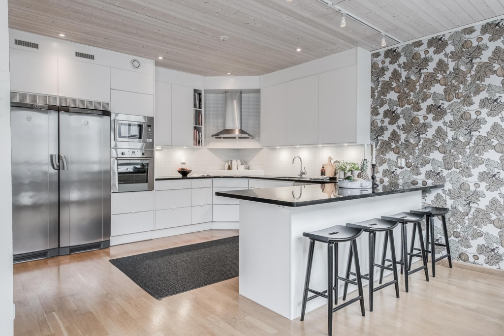 Läckert ”tornhus” med vinterbonat uterum!