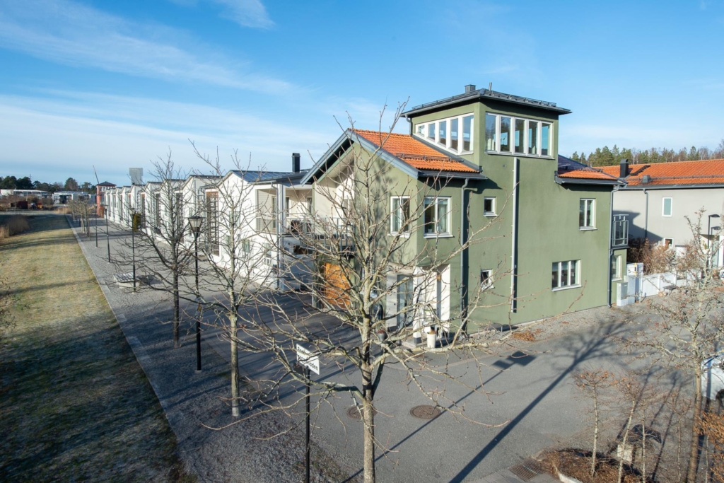 Läckert ”tornhus” med vinterbonat uterum!