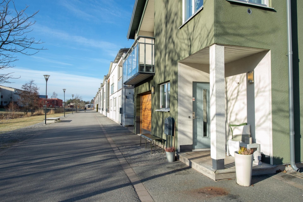 Läckert ”tornhus” med vinterbonat uterum!