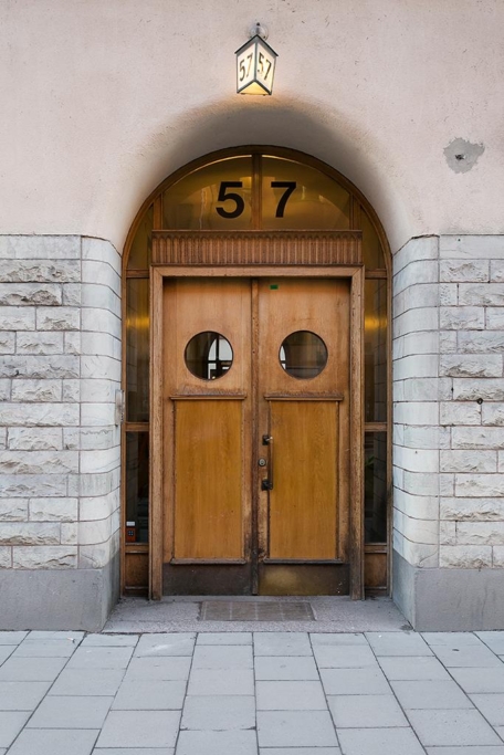 Sekelskiftes lägenhet med stor balkong