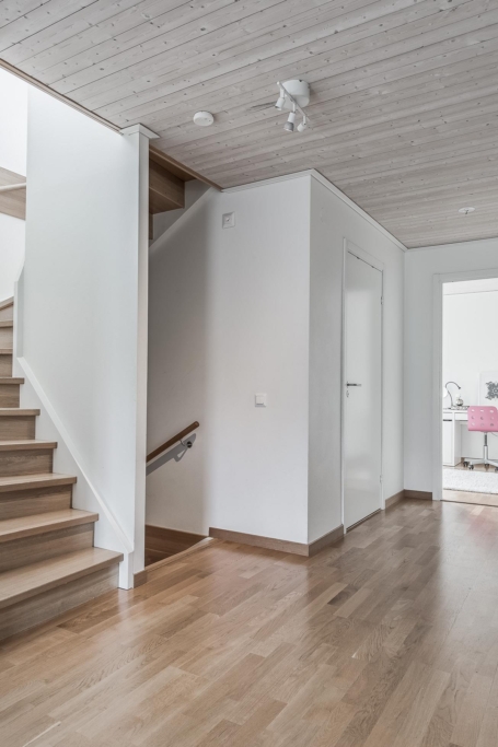 Läckert ”tornhus” med vinterbonat uterum!