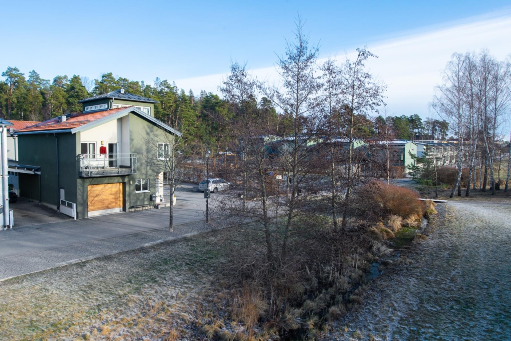 Läckert ”tornhus” med vinterbonat uterum!