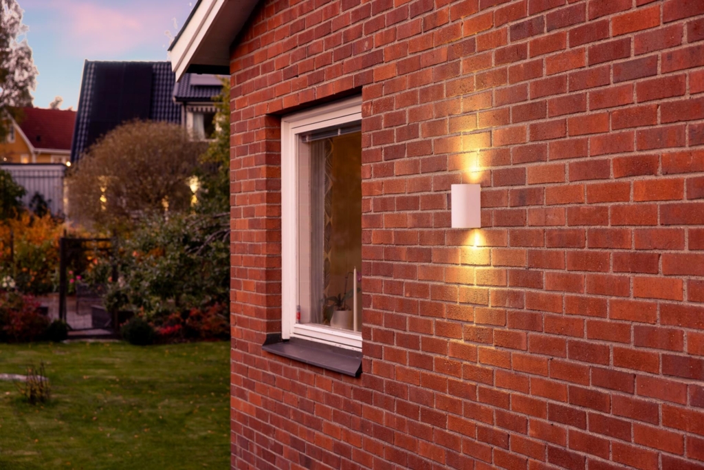 Smakfull, påkostad och mycket tilltalande villa om 218 kvm med fantastisk trädgård!