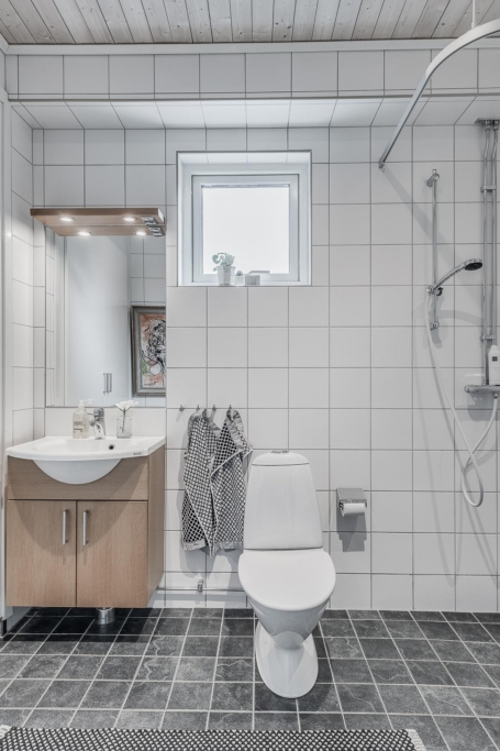 Läckert ”tornhus” med vinterbonat uterum!