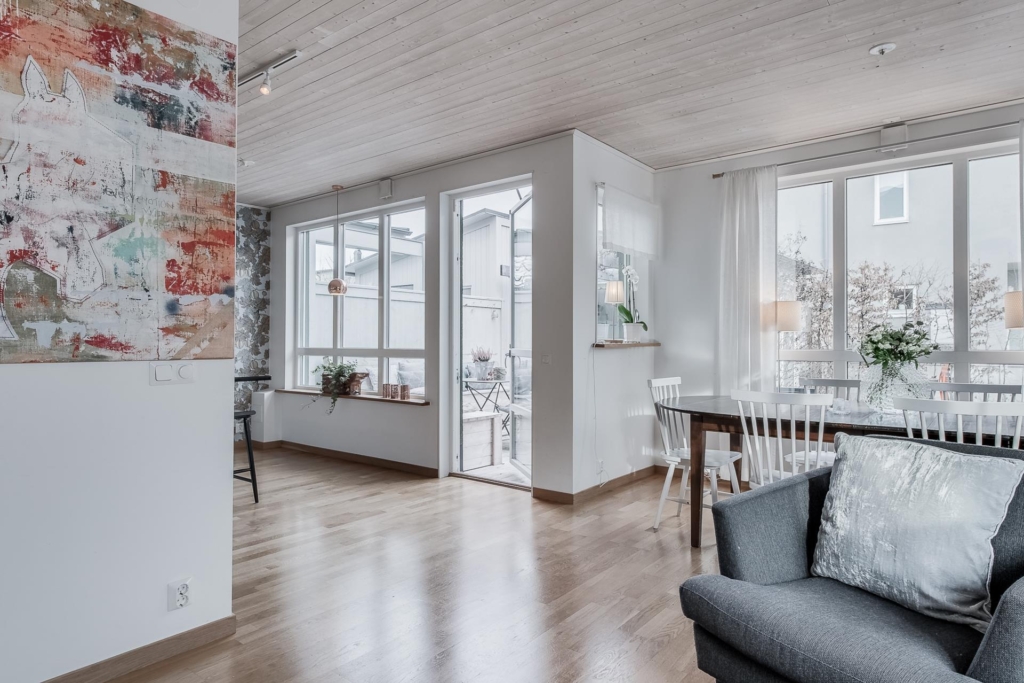 Läckert ”tornhus” med vinterbonat uterum!