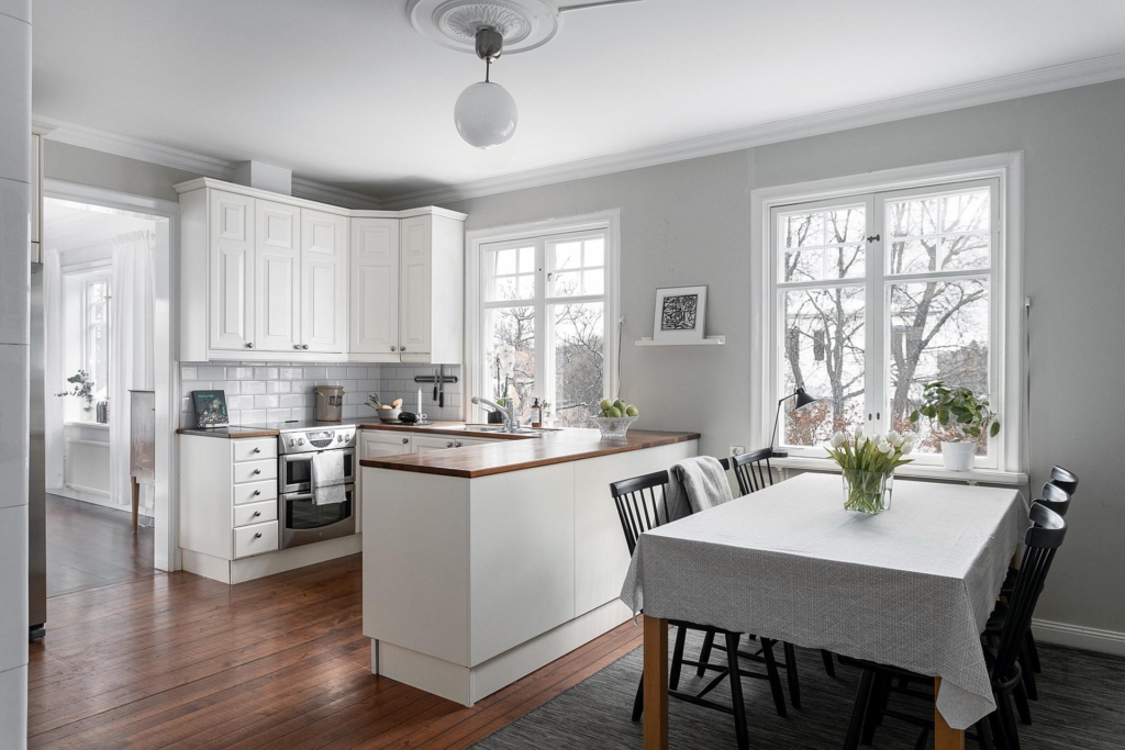 Enastående 20-talspärla med 9 rum och önskeläge!