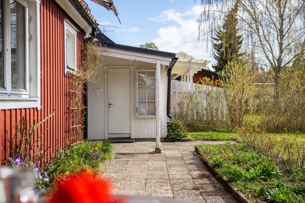Trivsam villa med ett av områdets bästa lägen!!